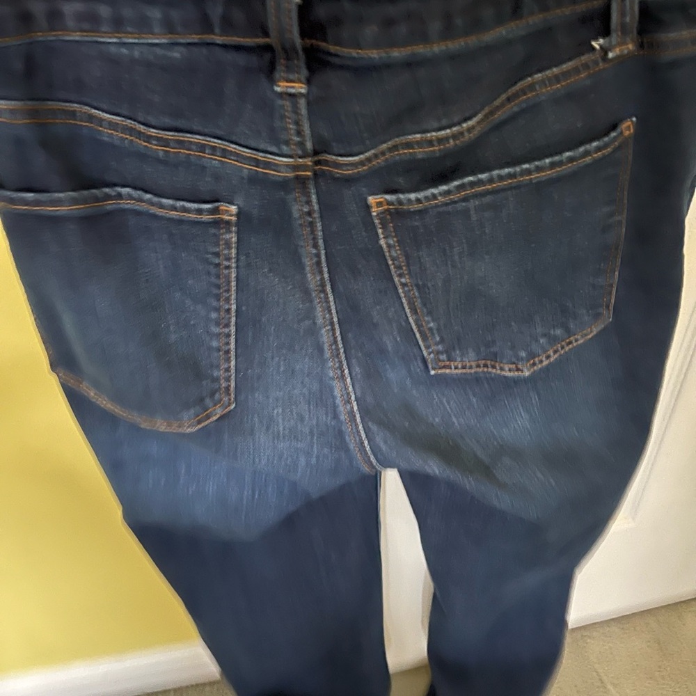 Talbots size 6 straight leg cropped jeans. Excellent condition - Picture 4 of 6